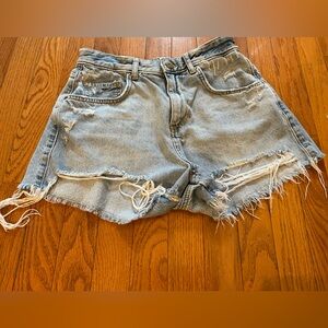 Zara
Short jeans